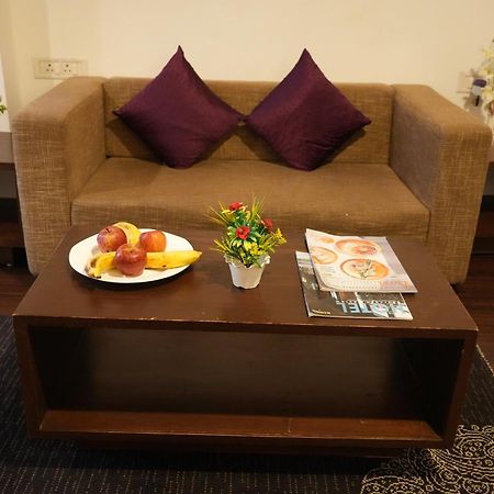 Hotel Clarks Collection Bhavnagar Exterior foto