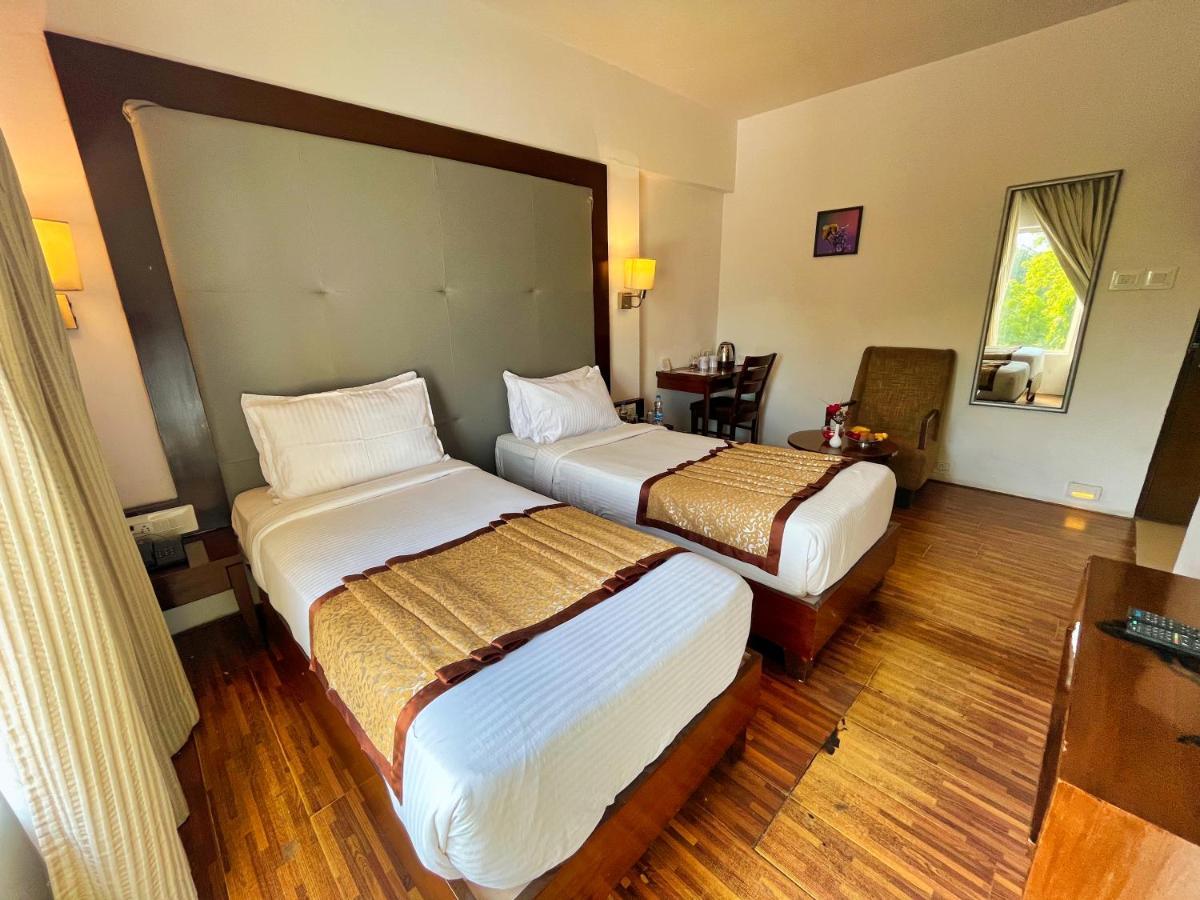 Hotel Clarks Collection Bhavnagar Exterior foto