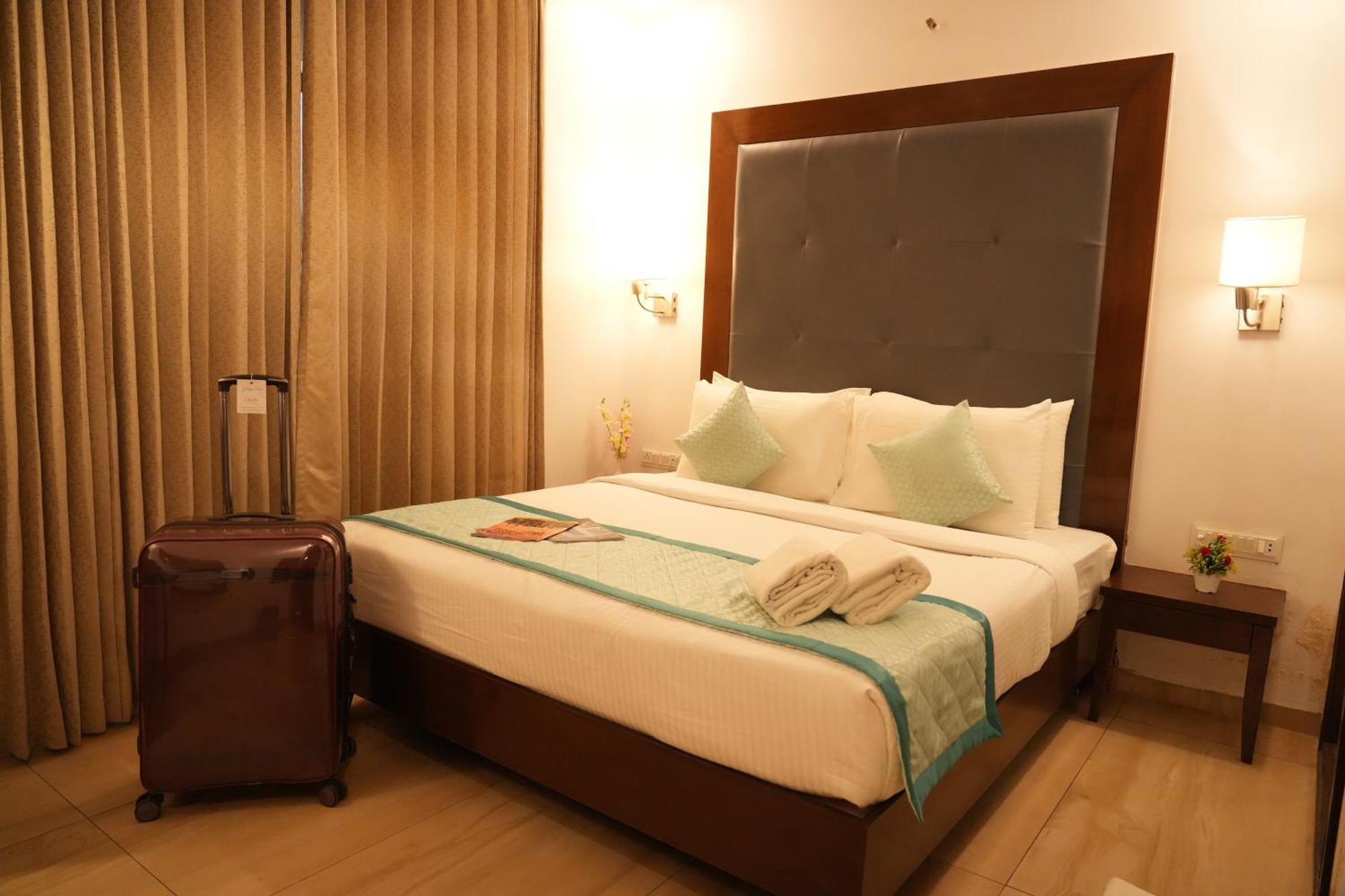 Hotel Clarks Collection Bhavnagar Exterior foto