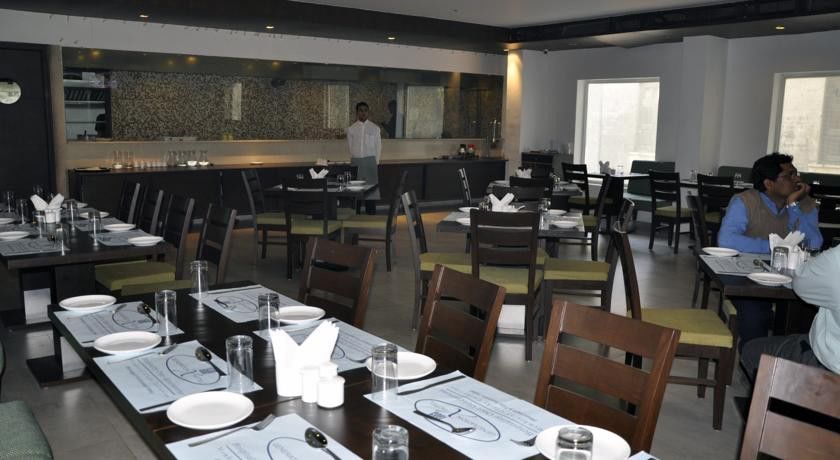Hotel Clarks Collection Bhavnagar Exterior foto