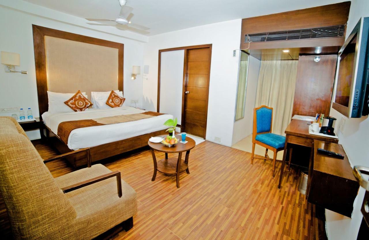 Hotel Clarks Collection Bhavnagar Exterior foto