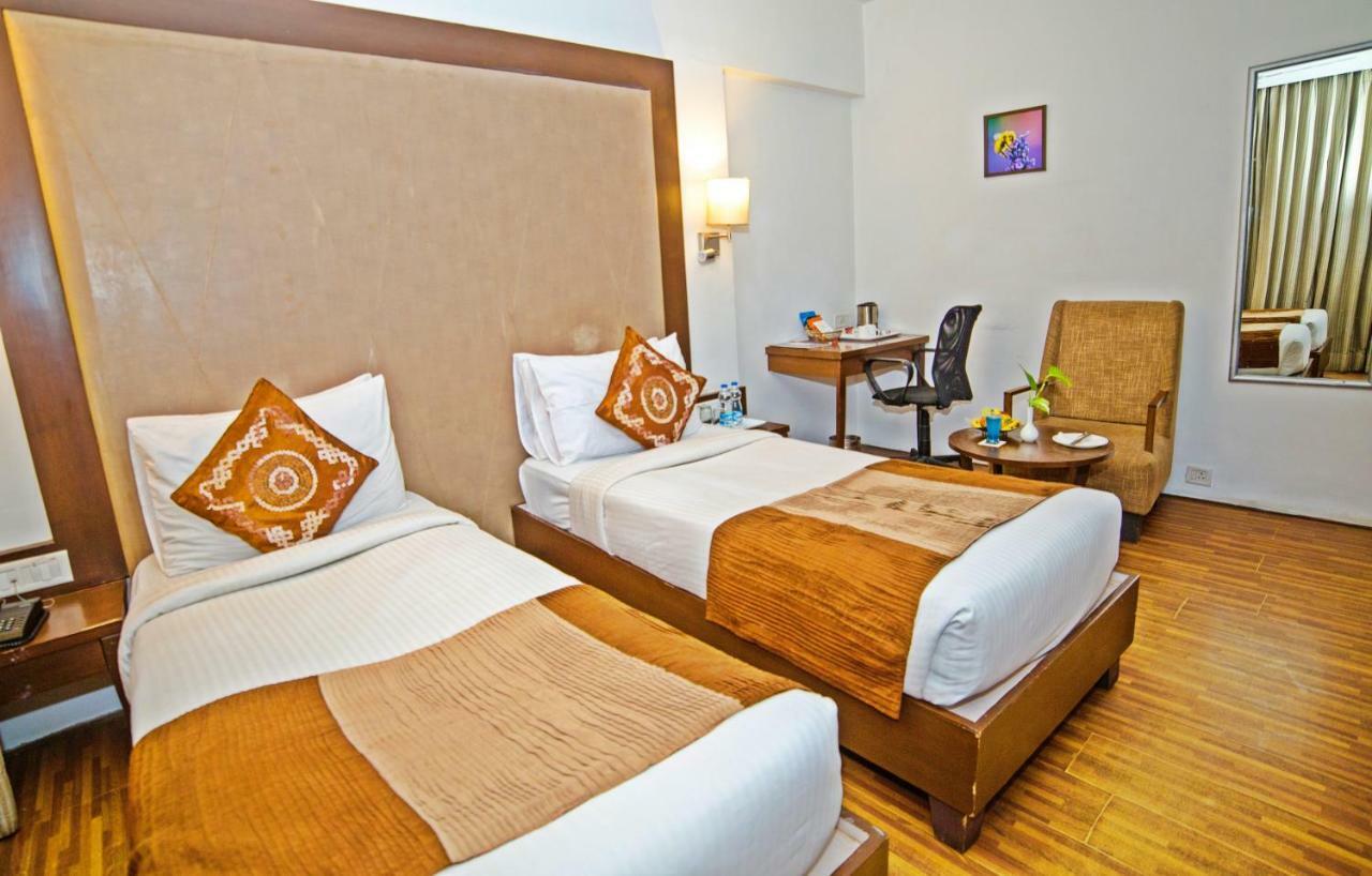 Hotel Clarks Collection Bhavnagar Exterior foto