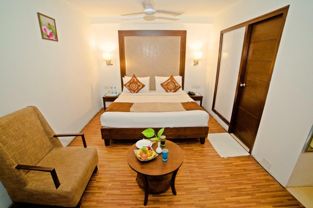 Hotel Clarks Collection Bhavnagar Exterior foto